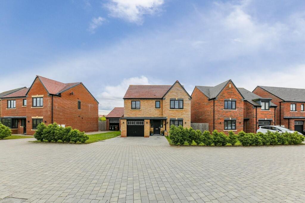 4-bed house on White House Drive, Moorfields, NE12, £400,000