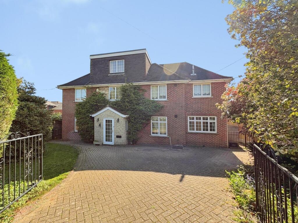 Main image of property: Sellwood Road, Netley Abbey, Southampton, SO31