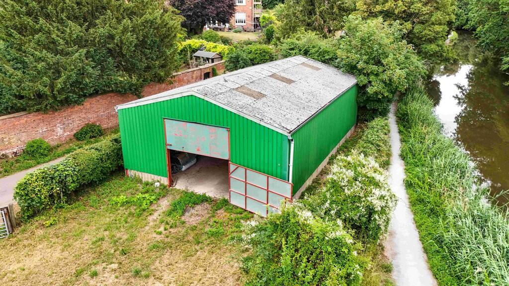 House in Worcester - View 4