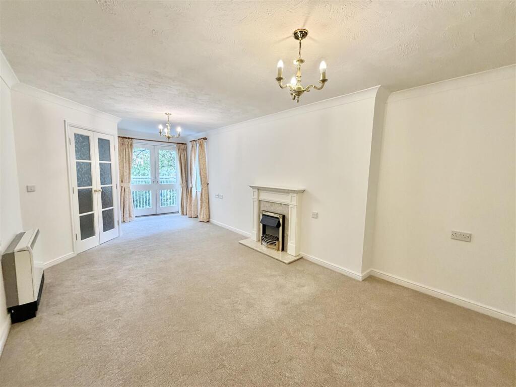 Apartment 15, Hazledine Court, Longden Coleham, Shrewsbury, SY3 7BS photo 2