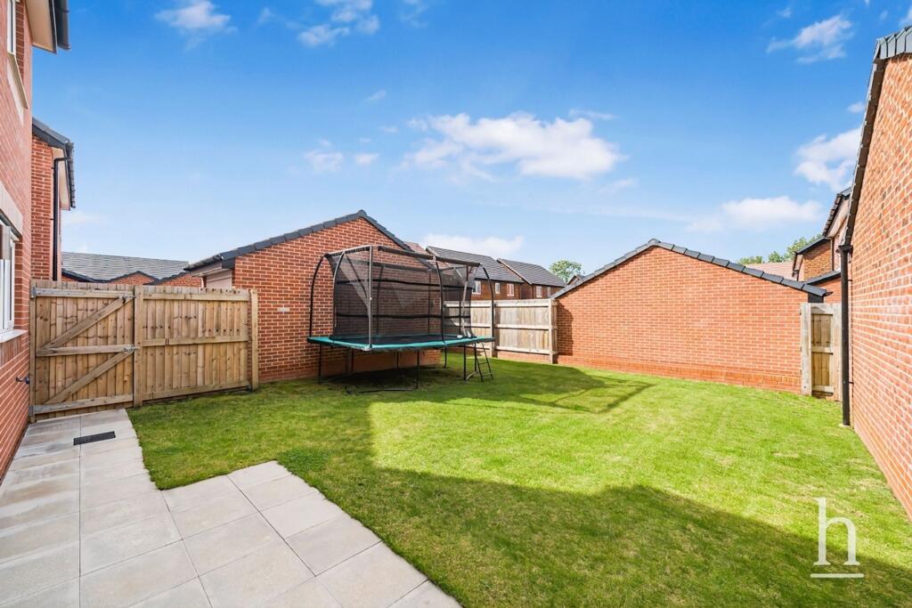 House in Wirral, Liverpool City Region - View 4