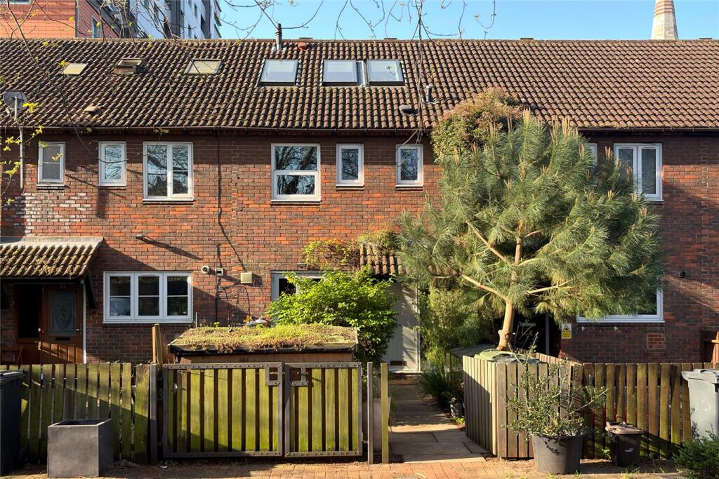 Greenham Close, London, SE1 - View 5