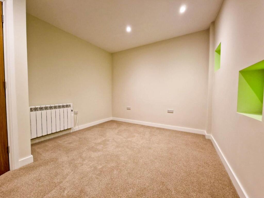 Apartment in Stroud - View 5