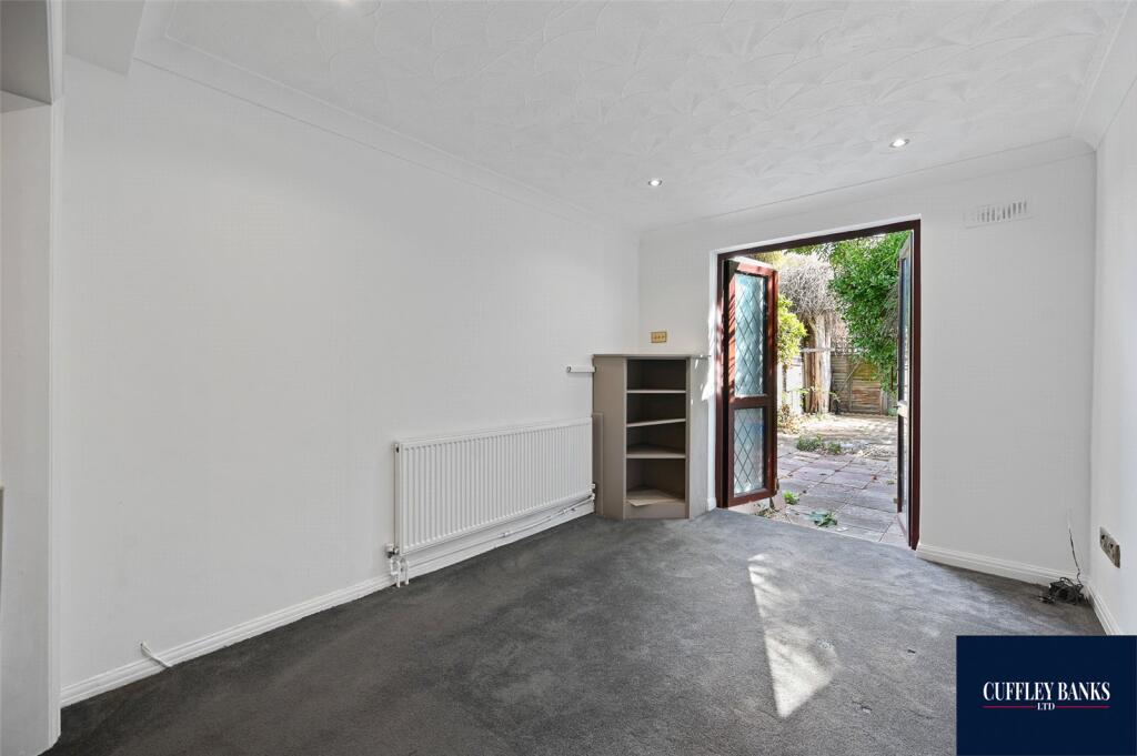 House in Southall - View 5