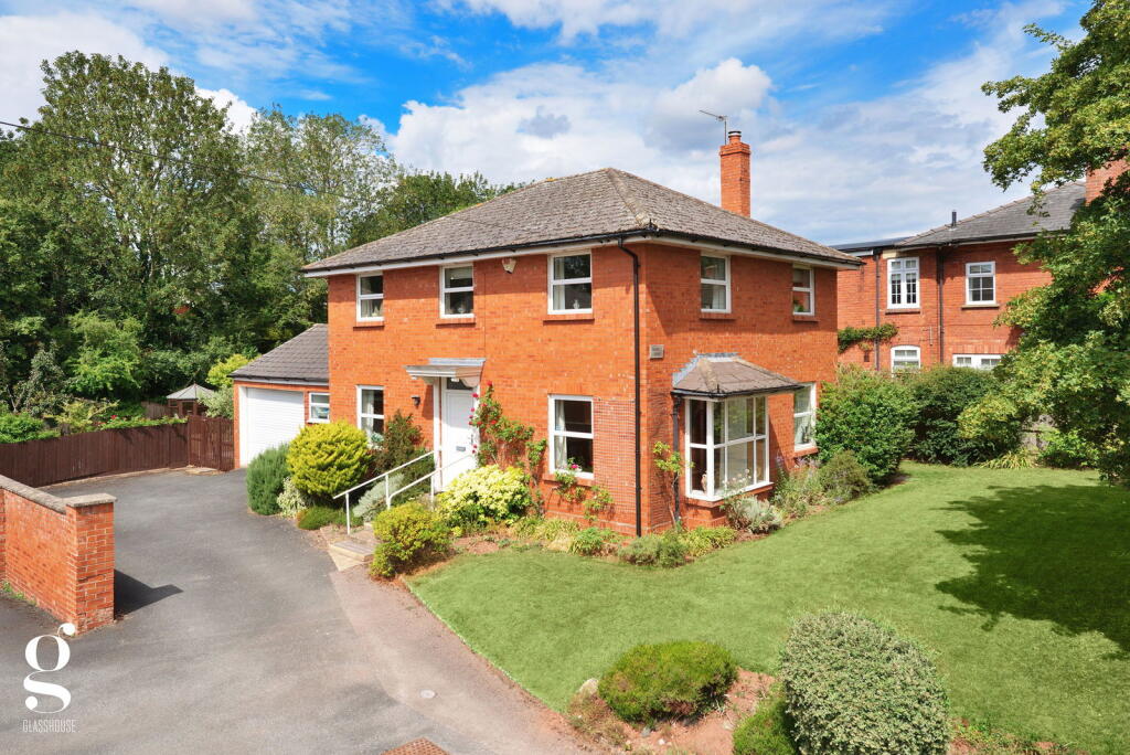 3-bed detached on New Street, Ledbury, £550,000