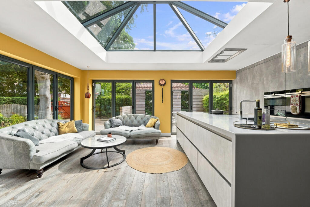 House in Stockport, Heaviley, Davenport - More