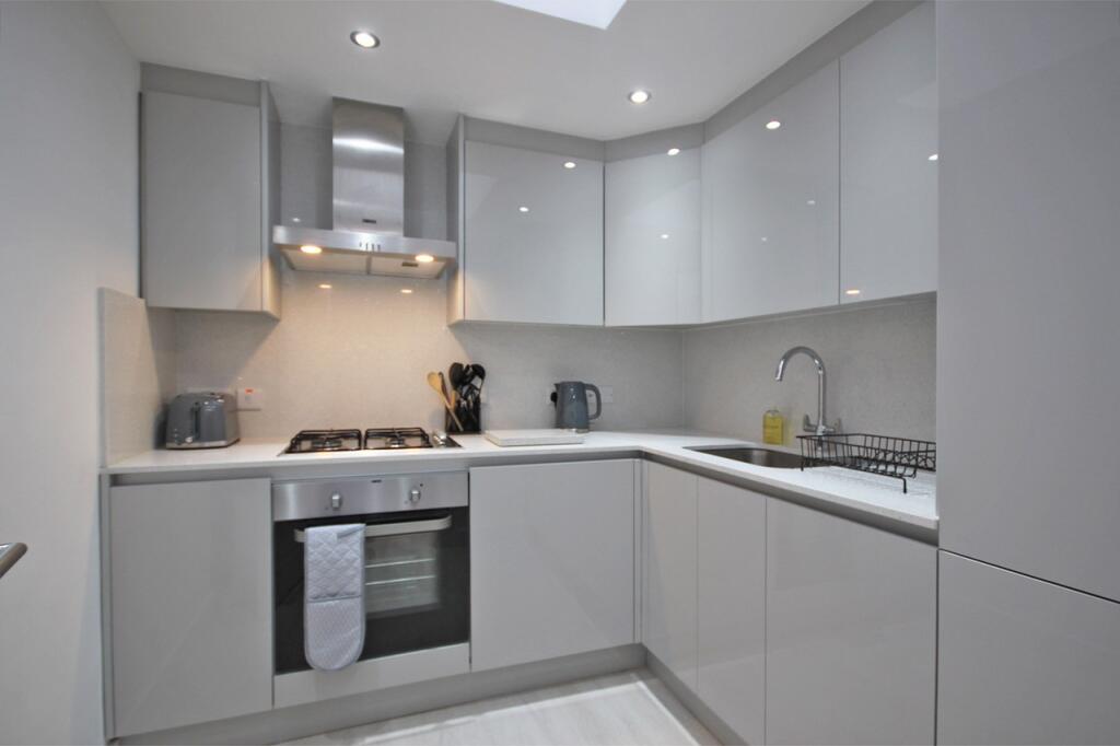 Apartment in London - View 3