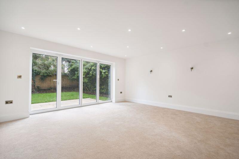 Swains Lane, Flackwell Heath photo 4