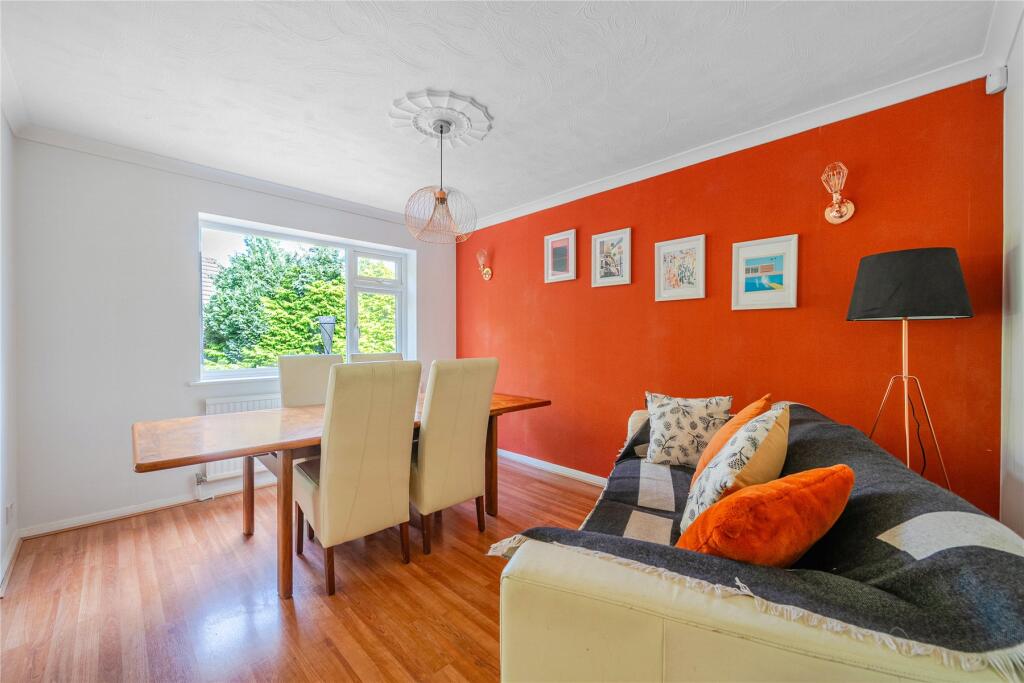 House in Bromley - View 4