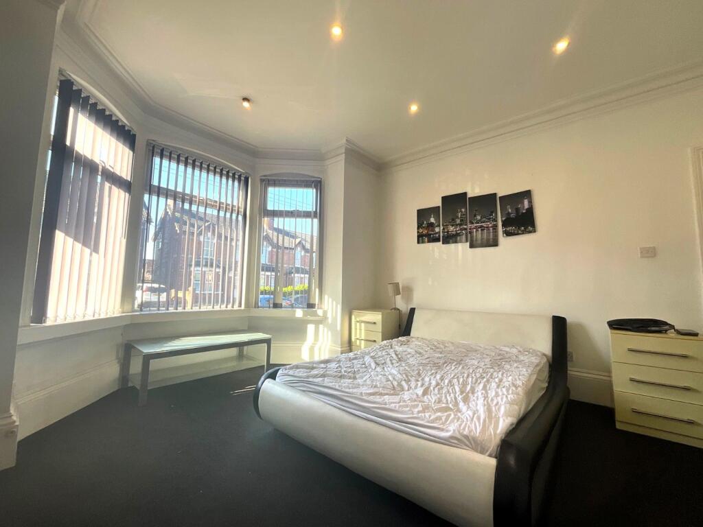 Main image of property: Room 1, Queens Road, DN1
