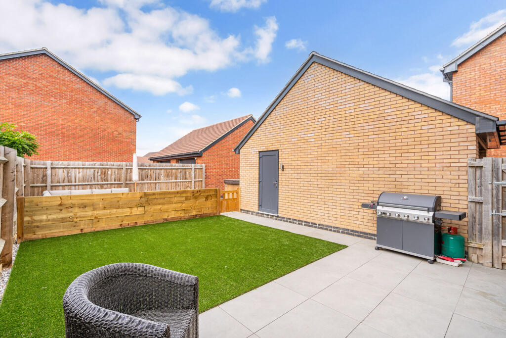 House in Stratford upon Avon, Stratford-upon-Avon - More