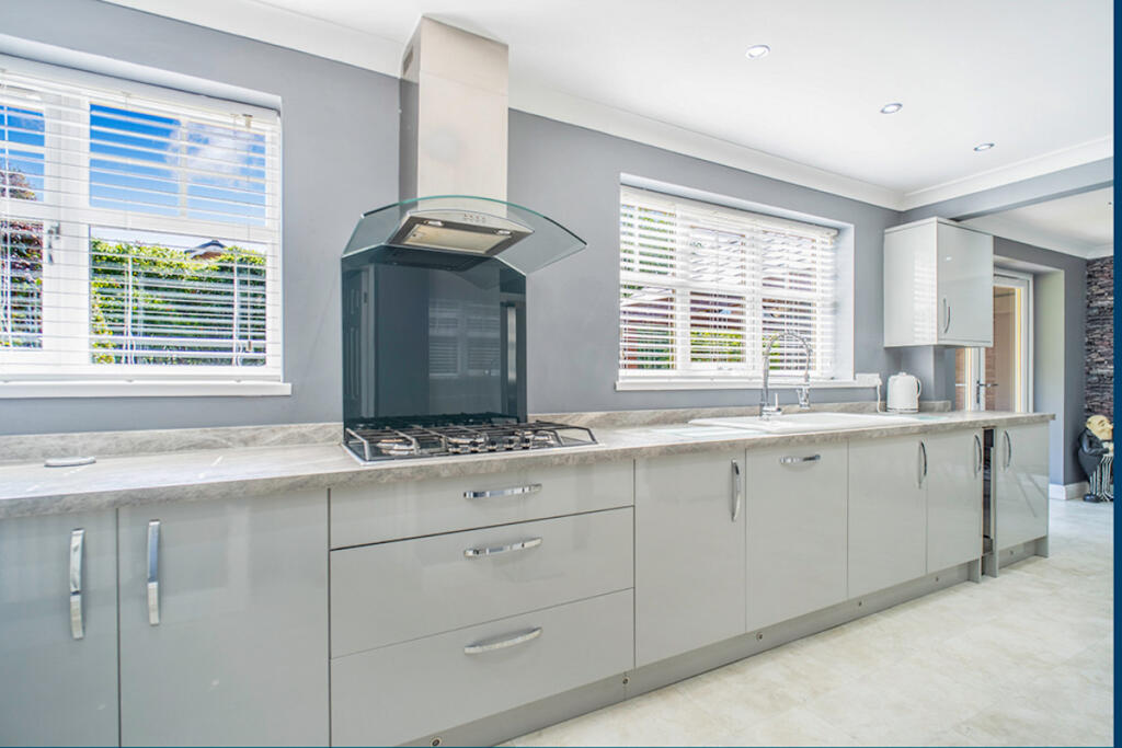 House in Hull - View 5