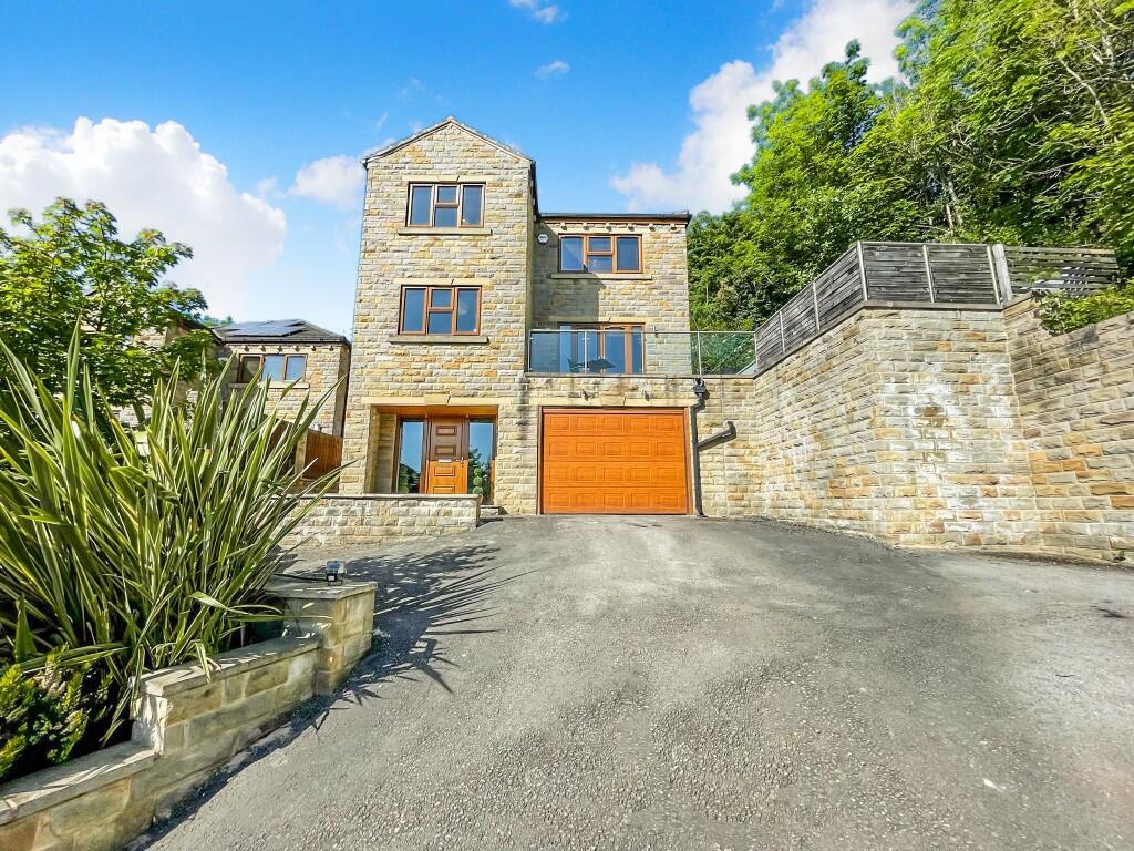 Main image of property: The Orchards, Dewsbury, West Yorkshire, WF12