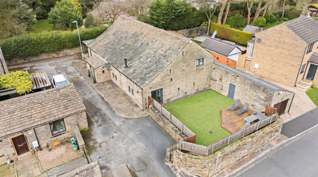 Main image of property: Laurel Bank Barn, Holdsworth Road, Holmfield, Halifax, HX2 9TJ