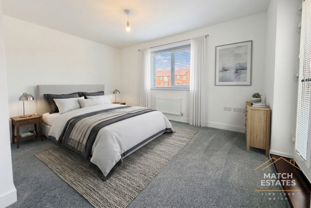 House in Folkestone, Golden Valley, Sandgate - More