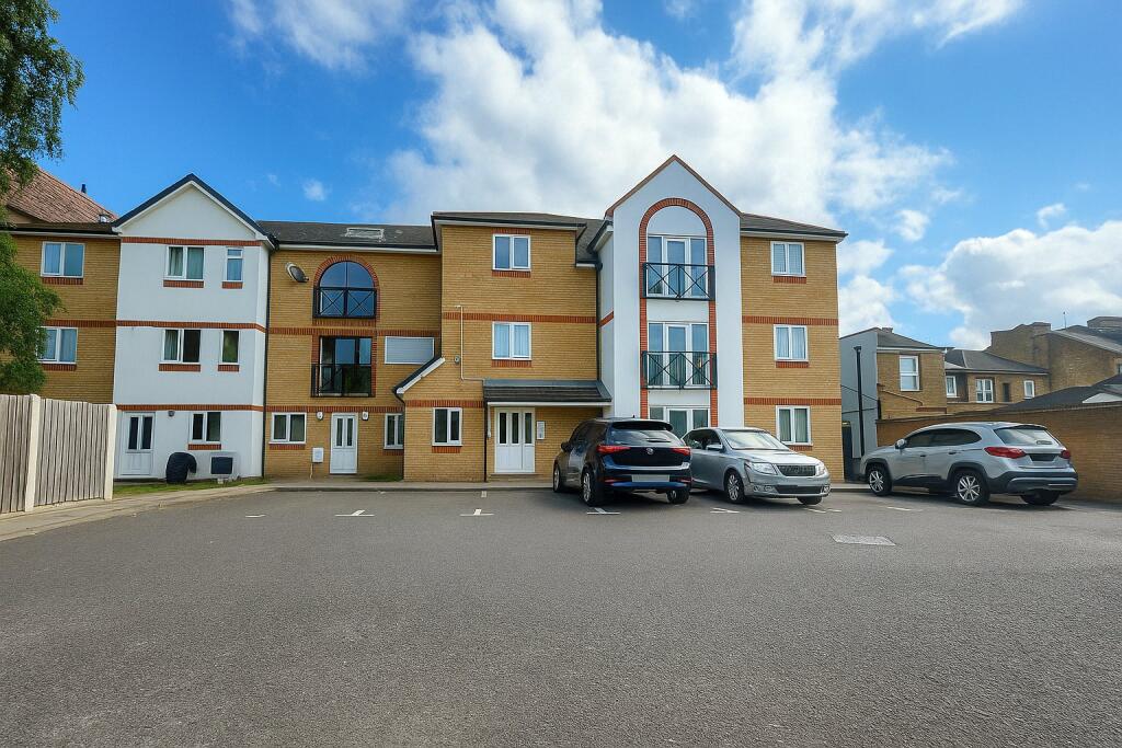 Main image of property: Enton Place, Vine Place, Hounslow, Greater London, TW3