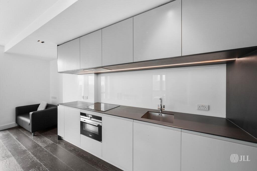 Apartment in London, St John's Estate, Isle of Dogs - View 5