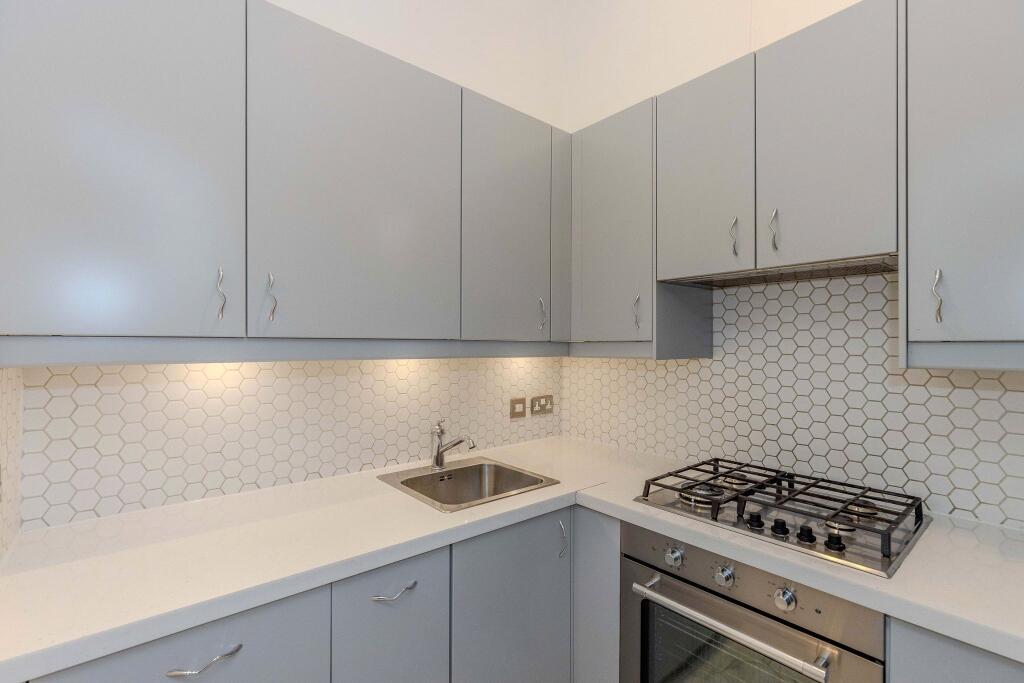 Apartment in Edinburgh - View 4