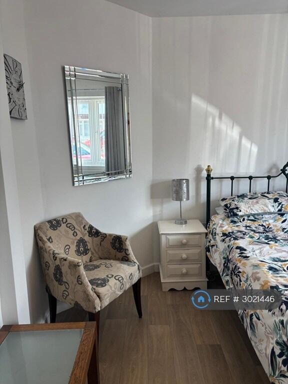 Apartment in Worcester - View 5