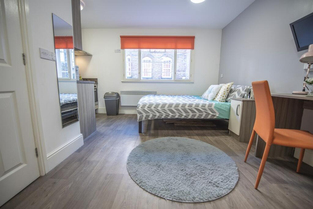 Studio flat for rent