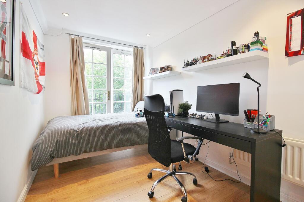 Apartment in London, Worton - View 4
