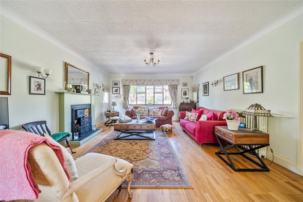 Park Avenue, Ruislip, Middlesex photo 4