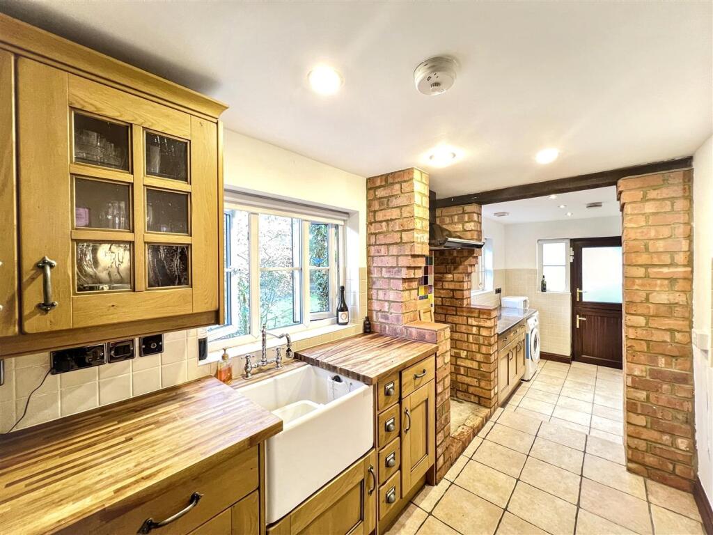 Bell End, Wollaston, Wellingborough photo 3