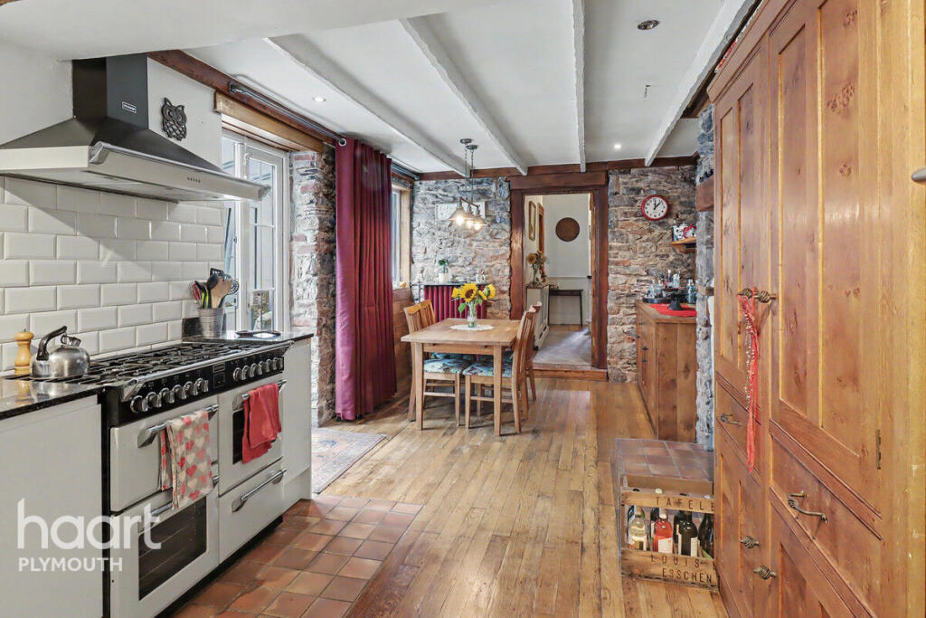 House in Plymouth, Lipson - More