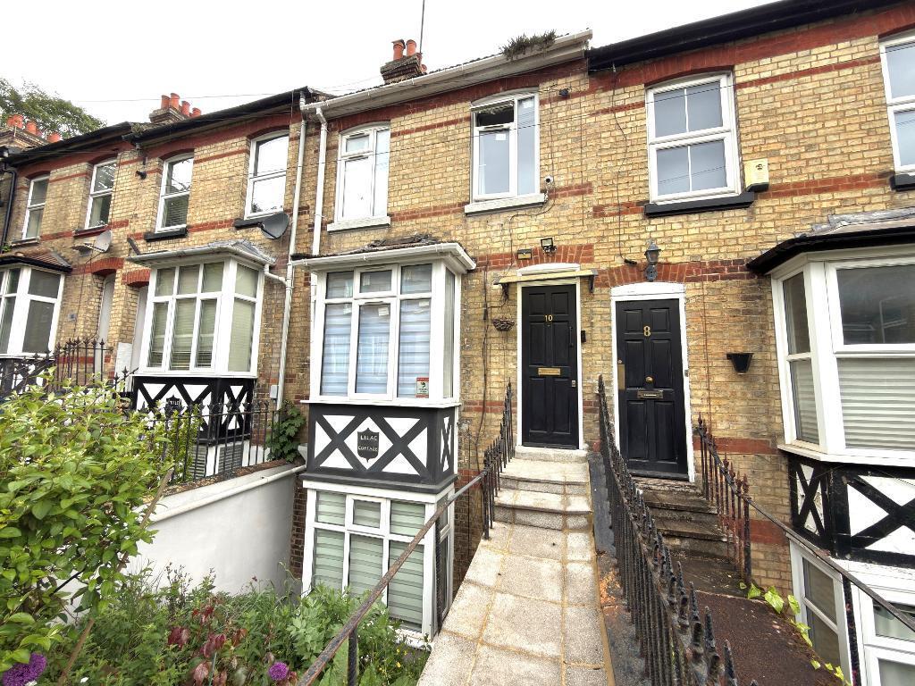 Main image of property: Gladstone Avenue, Town Centre, Luton, Bedfordshire, LU1 1QL