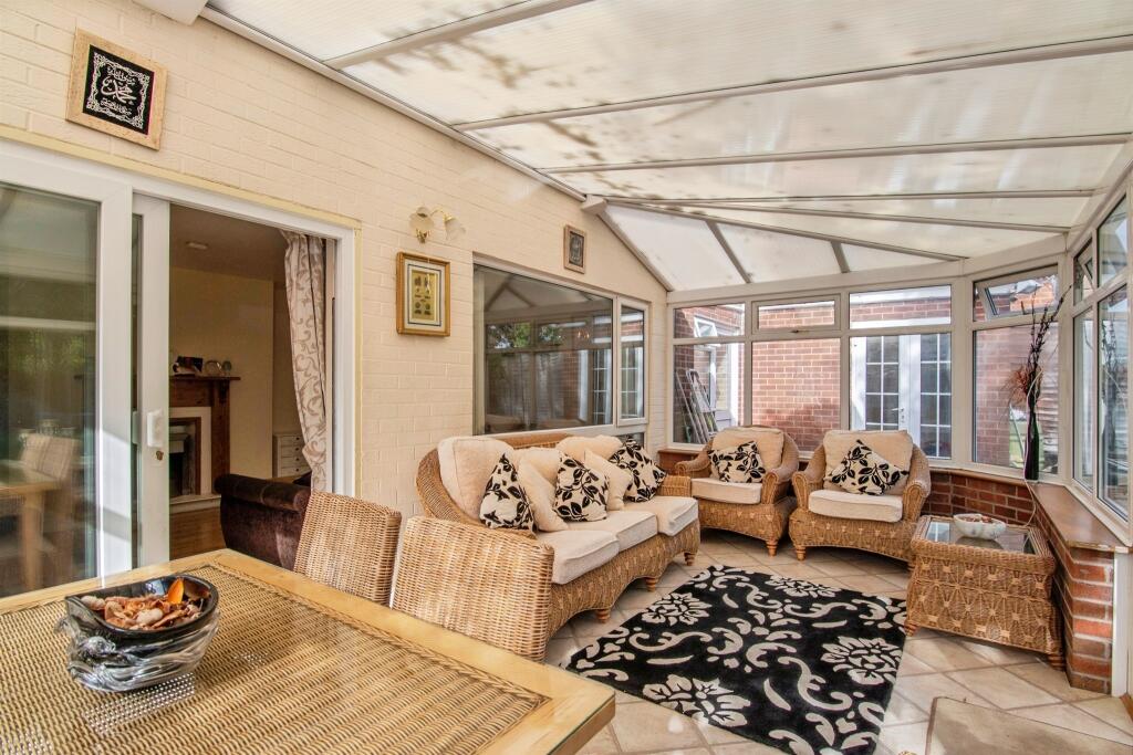 House in Worcester - View 5