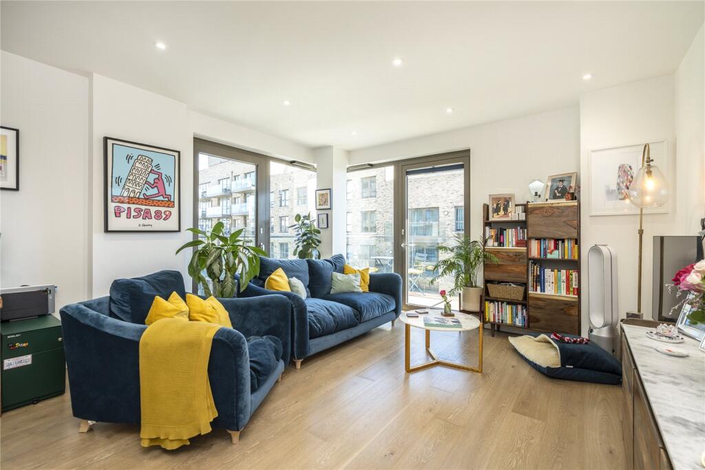 Main image of property: Hemming Street, London, E1