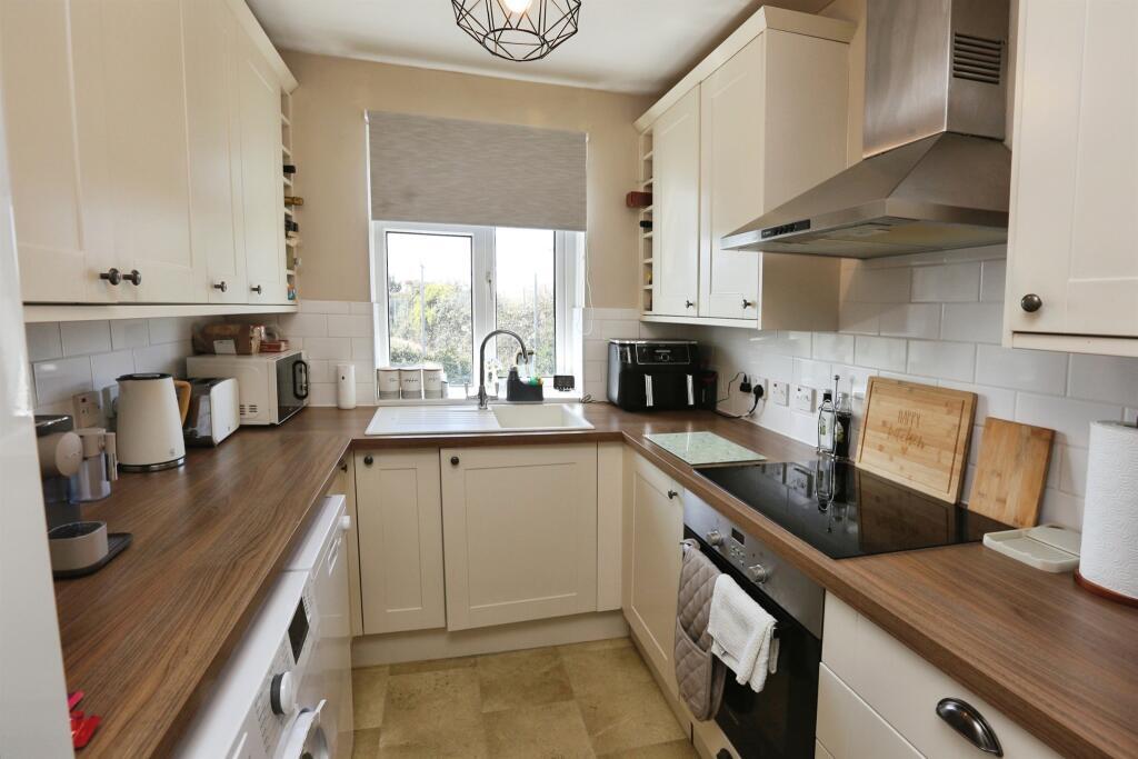 Apartment in Gosport, Hampshire - View 4