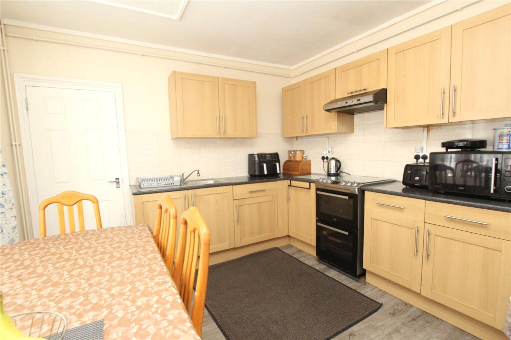 Waverley Crescent, Plumstead, London, SE18 photo 4