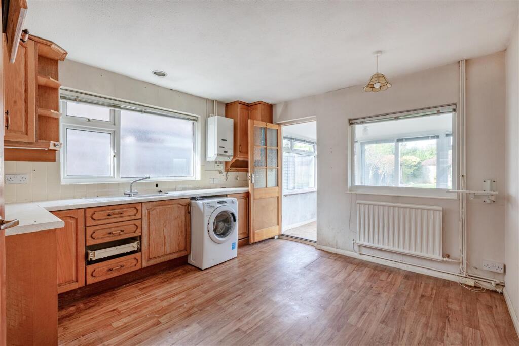 Keswick Close, Goring-By-Sea, Worthing photo 3