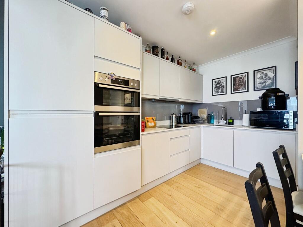 Apartment in London - View 2