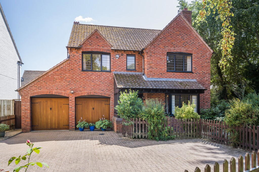 Main image of property: Stoke Park Close, Bishops Cleeve, Cheltenham, GL52