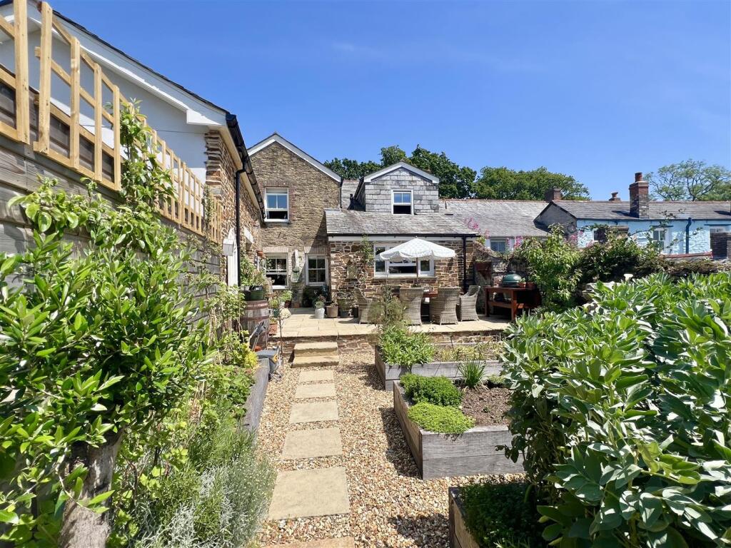 House in Plymouth - View 5