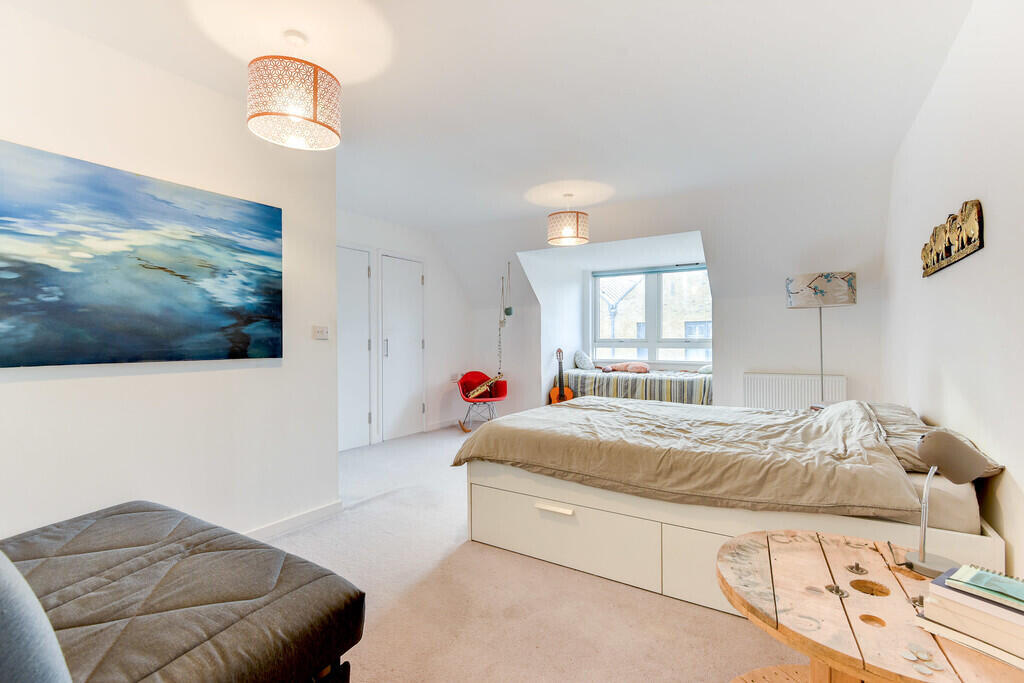 Apartment in Brighton - More