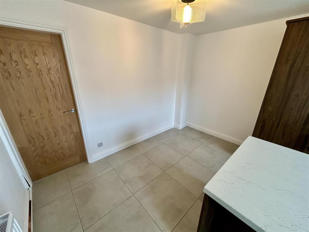 House in Hinckley and Bosworth, Earl Shilton - More