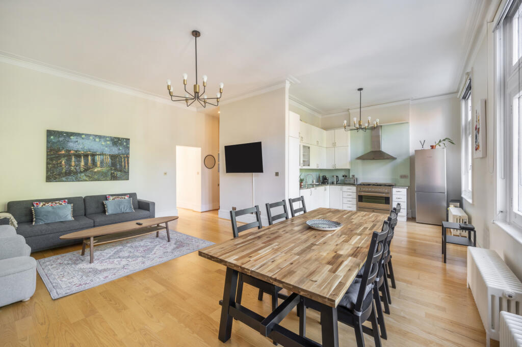 Main image of property: Palace Court, 
Notting Hill, W2