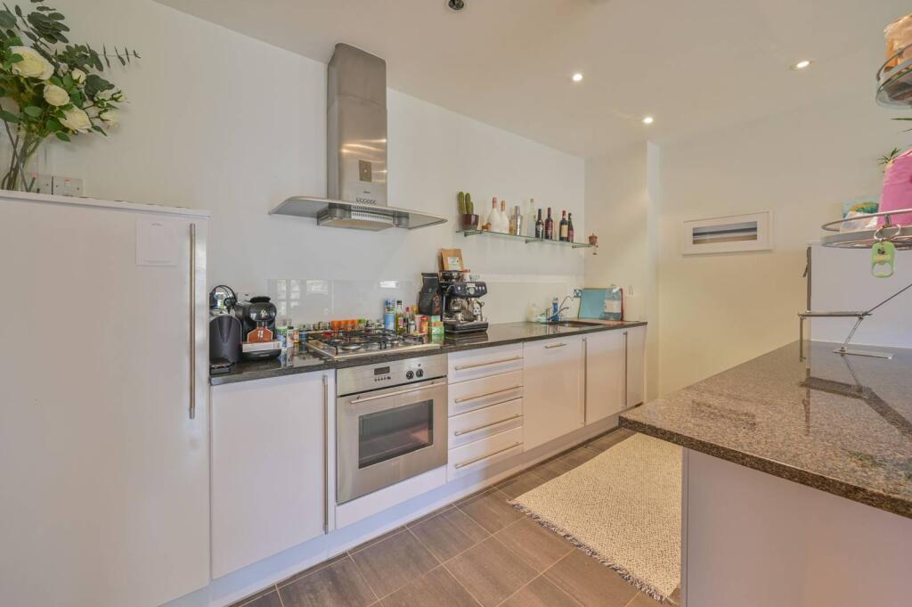 Main image of property: Farm Lane, Fulham Broadway, London, SW6