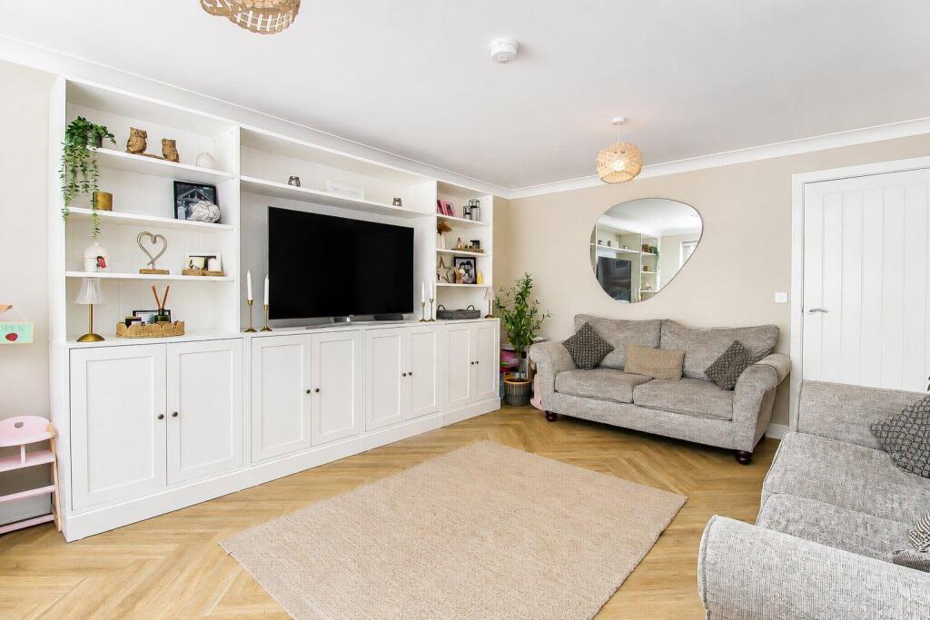 House in Leeds, West Yorkshire - View 5