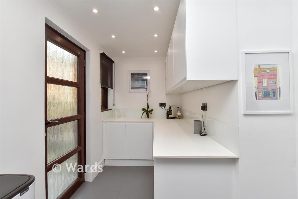 House in Tonbridge and Malling, Aylesford - More