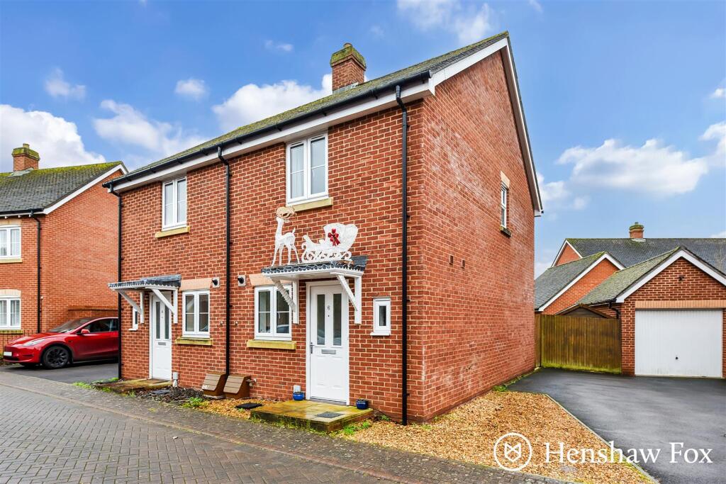 Main image of property: Hodinott Close, Abbotswood, Romsey, Hampshire