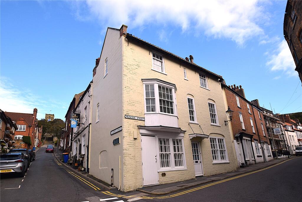 5-bed house on Princess Street, Old Town, Scarborough, North Yorkshire, YO11, £350,000