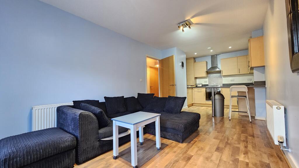 Apartment in Dartford, Stone - View 5