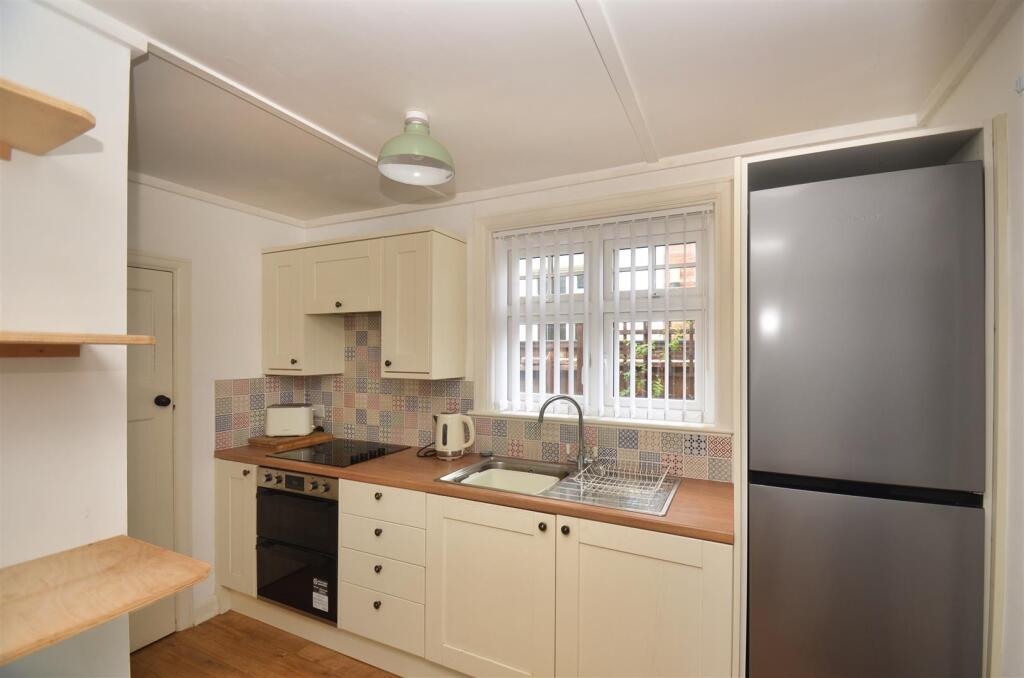 House in Wootton, Isle of Wight - View 4