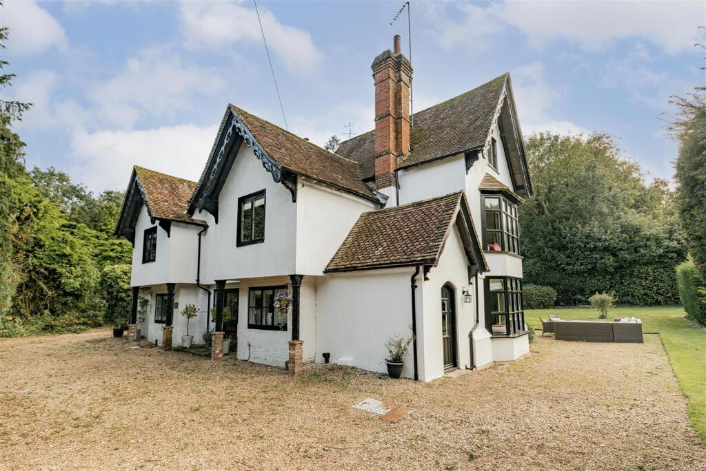 Main image of property: The Street, Patrixbourne, Canterbury