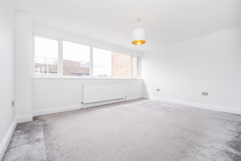 Jutland Road, London, E13 photo 2