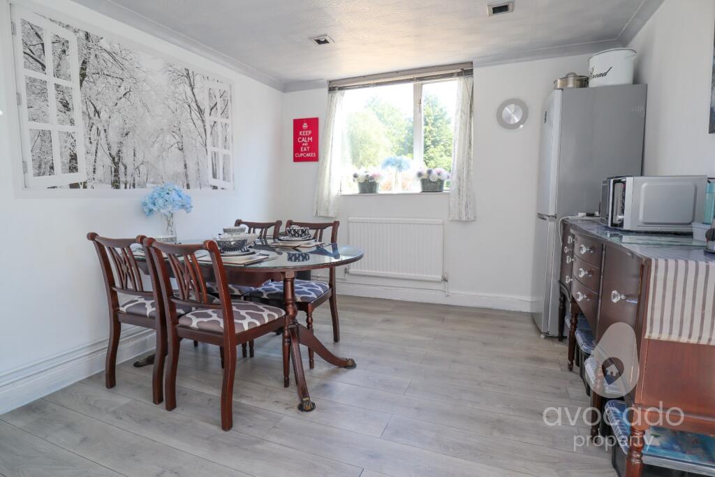 Frimley Road, Camberley, Surrey, GU15 2QD photo 3